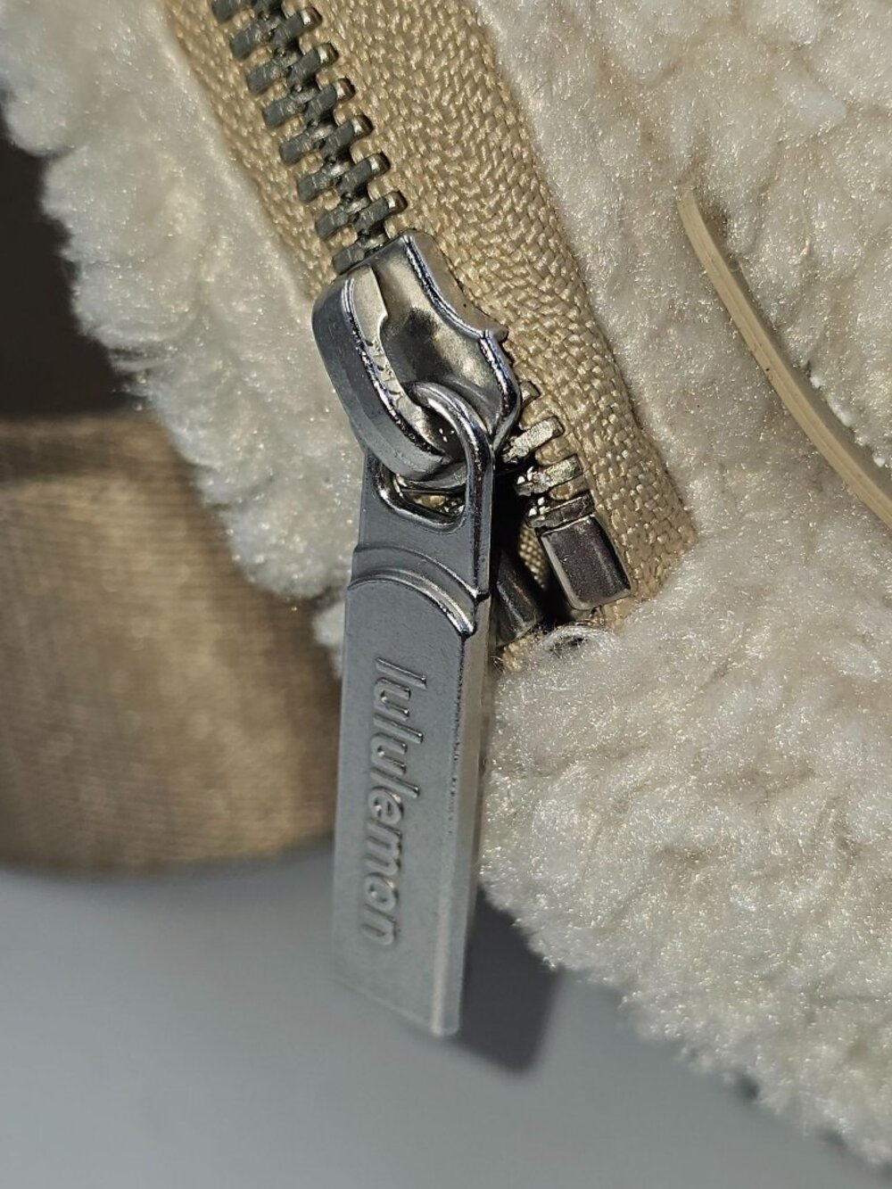 NWOT Lululemon Women's Beige Sherpa Fleece Belt Bag Crossbody Waist Pack  4567 - Picture 6 of 12